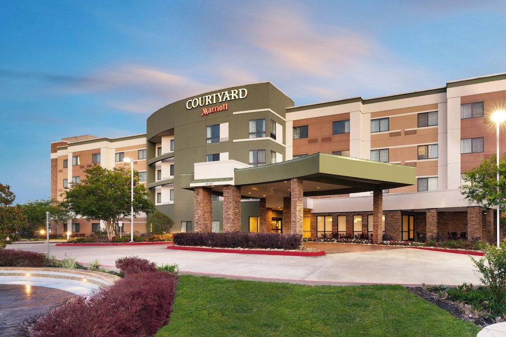 Courtyard by Marriott Houston NASA Clear Lake pet-friendly hotel Nassau Bay