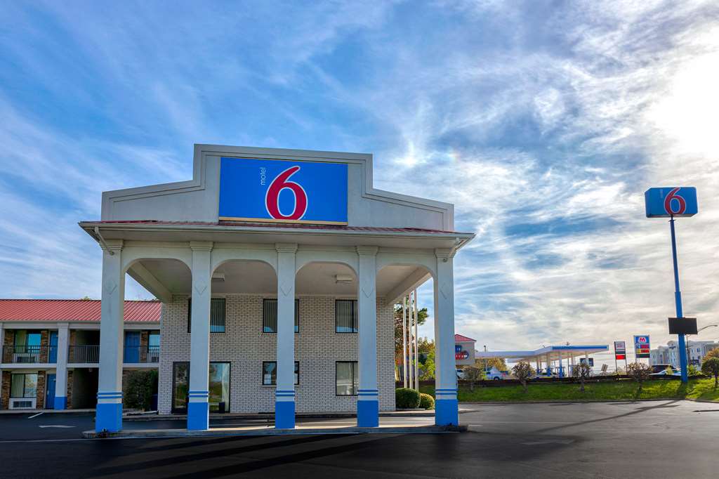 Motel 6 Cookeville TN - featured photo