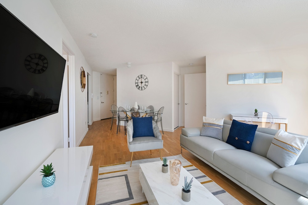 Stunning Apartment for 4 2 Bedrooms 2 Bath — 4-Star Luxury Hotel in New York City, United States