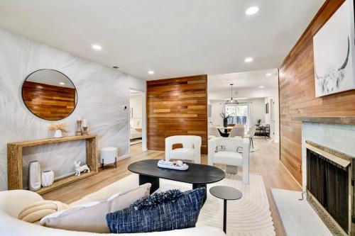 @ Marbella Lane Superb and Cozy 4BR Home — 4-Star Luxury Hotel in Santa Clara, United States