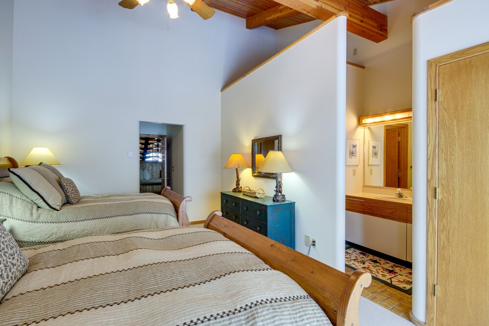 Big Sky Condo w Mountain Views 1 Mi to Resort - photo 17