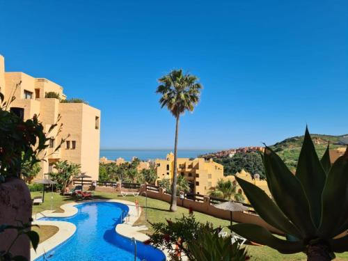 Superb 2 bed apartment in Duquesa — 4-Star Luxury Hotel in Manilva, Spain
