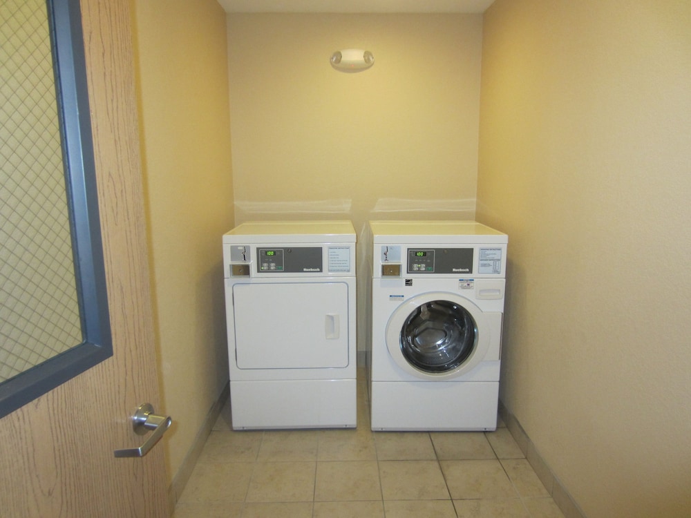Holiday Inn Express & Suites Lexington by IHG - photo 21