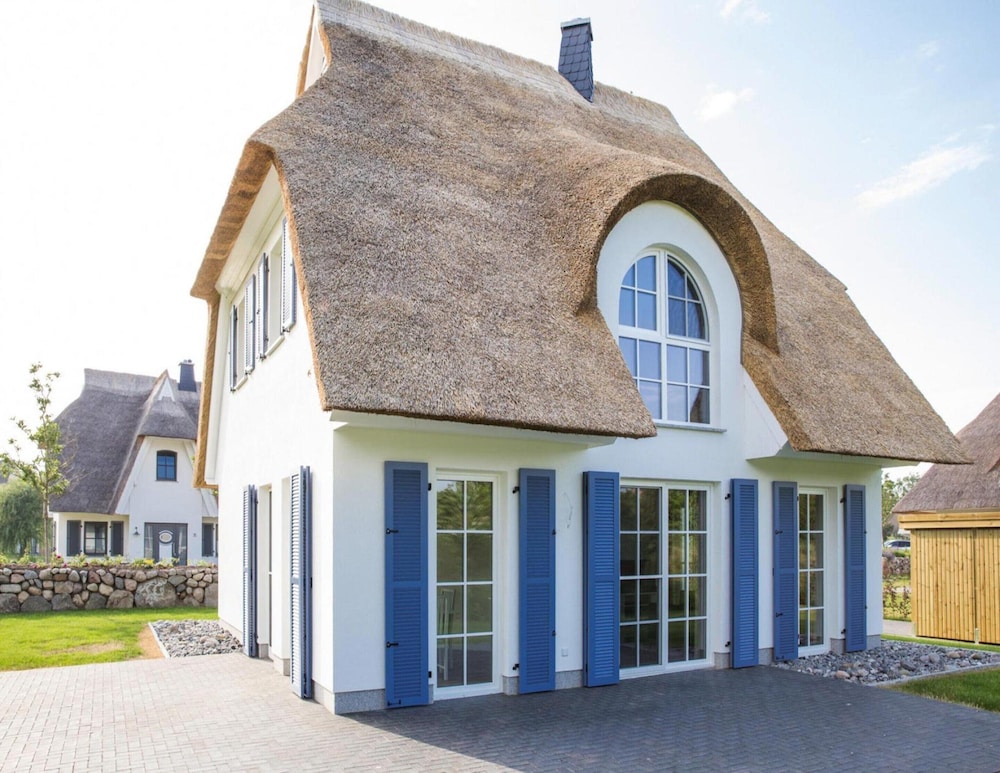 Luxushaus Boddenküste mit Sauna — 4-Star Luxury Hotel in None, Germany