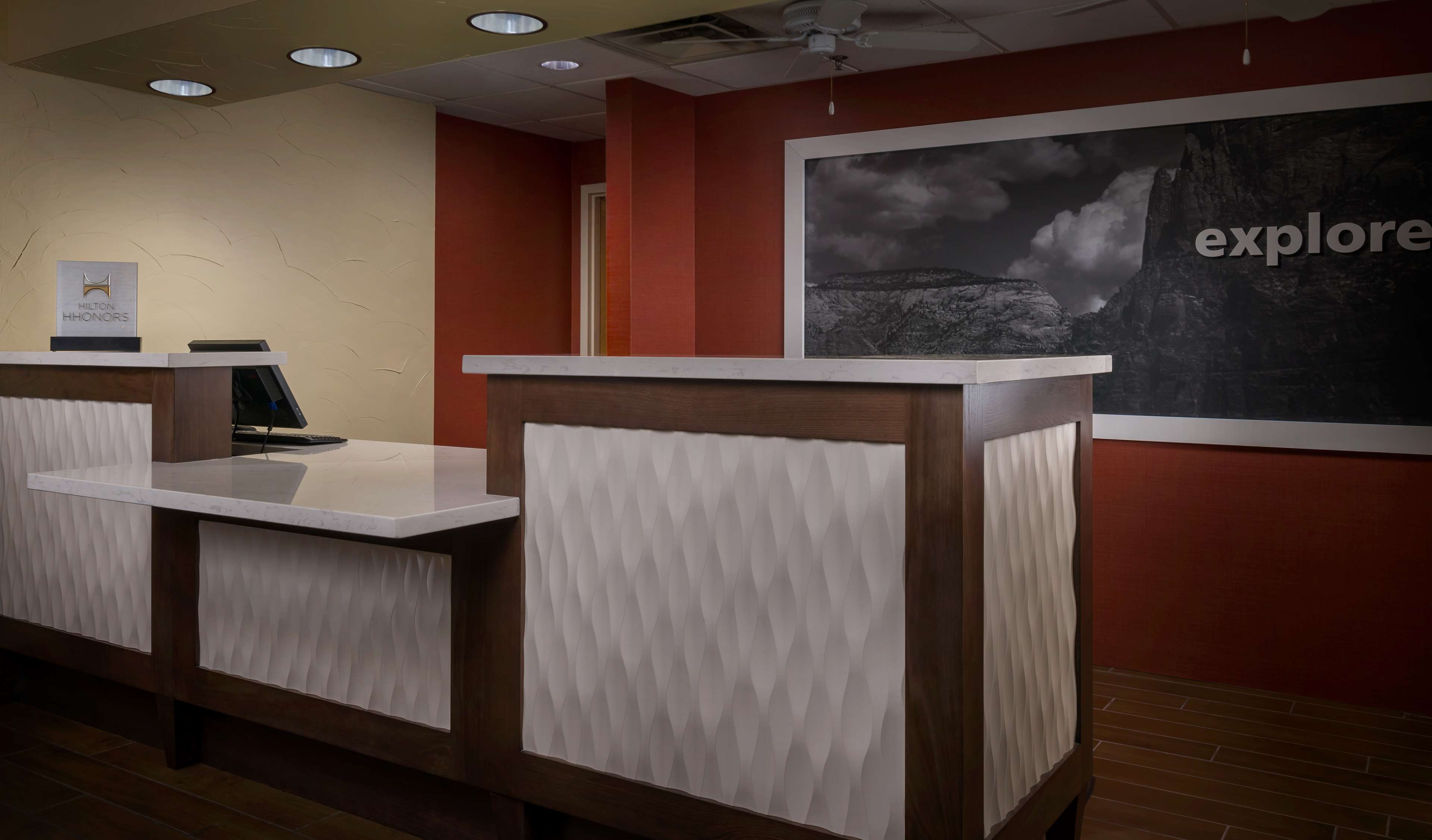 Hampton Inn & Suites Phoenix Scottsdale - photo 5