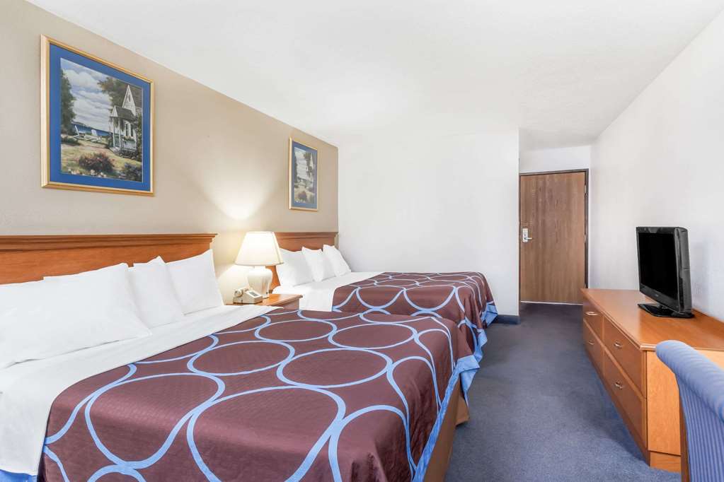 Super 8 by Wyndham Montgomery Maybrook - photo 9