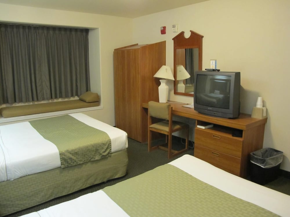 Microtel Inn & Suites by Wyndham Eagle River Anchorage Area - photo 13