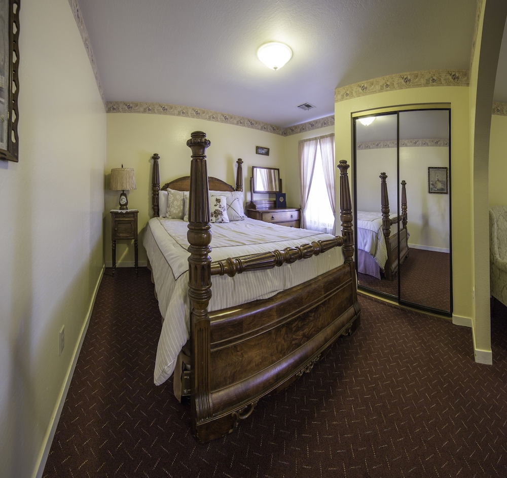 Historic Cary House Hotel - photo 15