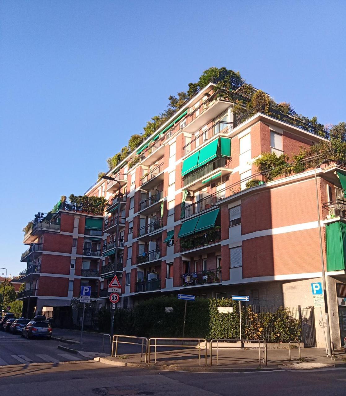 House of Lella Appartamento 2 Camere Da Letto M1 Metro Rossa — 4-Star Luxury Hotel in Milan, Italy