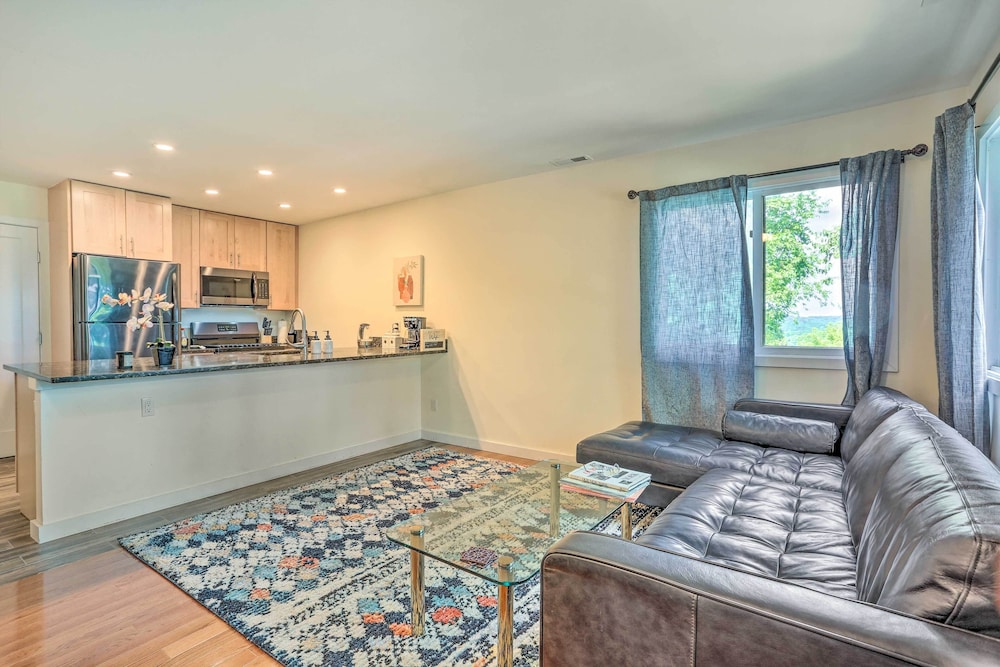 Sun Lit Vernon Condo Less Than 2 Mi to Ski Resort - photo 11