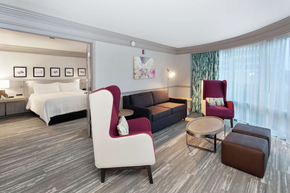 Hilton Garden Inn Chicago North Shore Evanston - photo 32