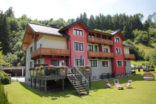 Haus Birnbacher — 4-Star Luxury Hotel in Muehlbach Am Hochkoenig, Austria