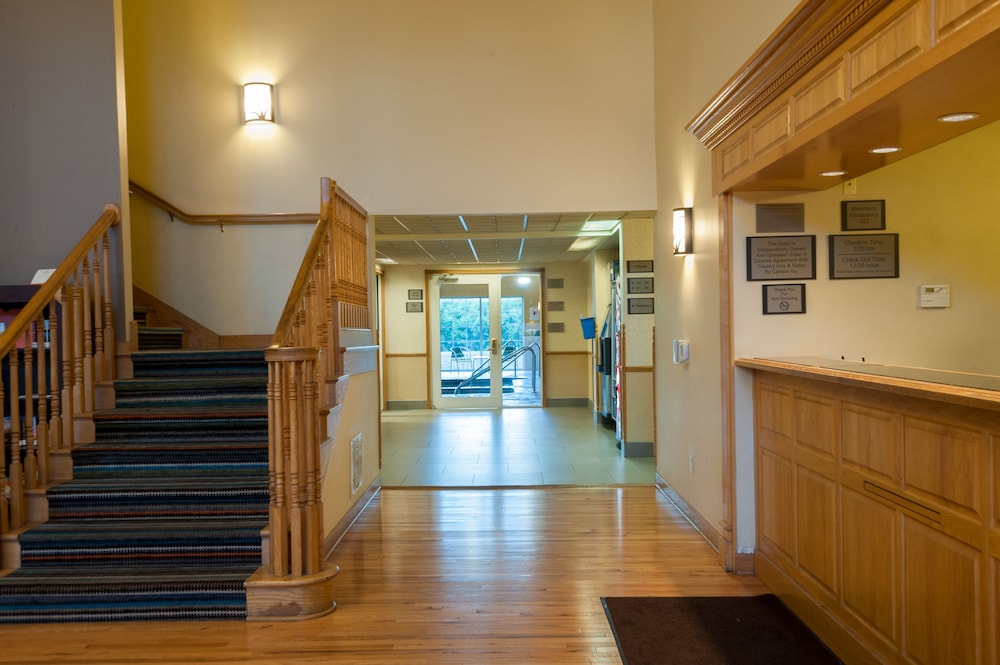 Country Inn & Suites by Radisson Milwaukee Airport WI - photo 2