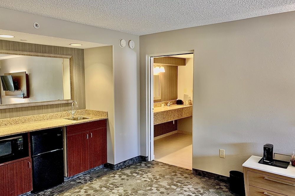 Courtyard by Marriott Harrisonburg - photo 16