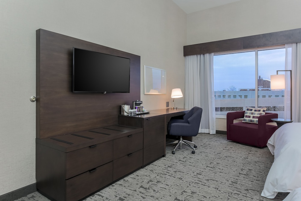 DoubleTree by Hilton Evansville - photo 9