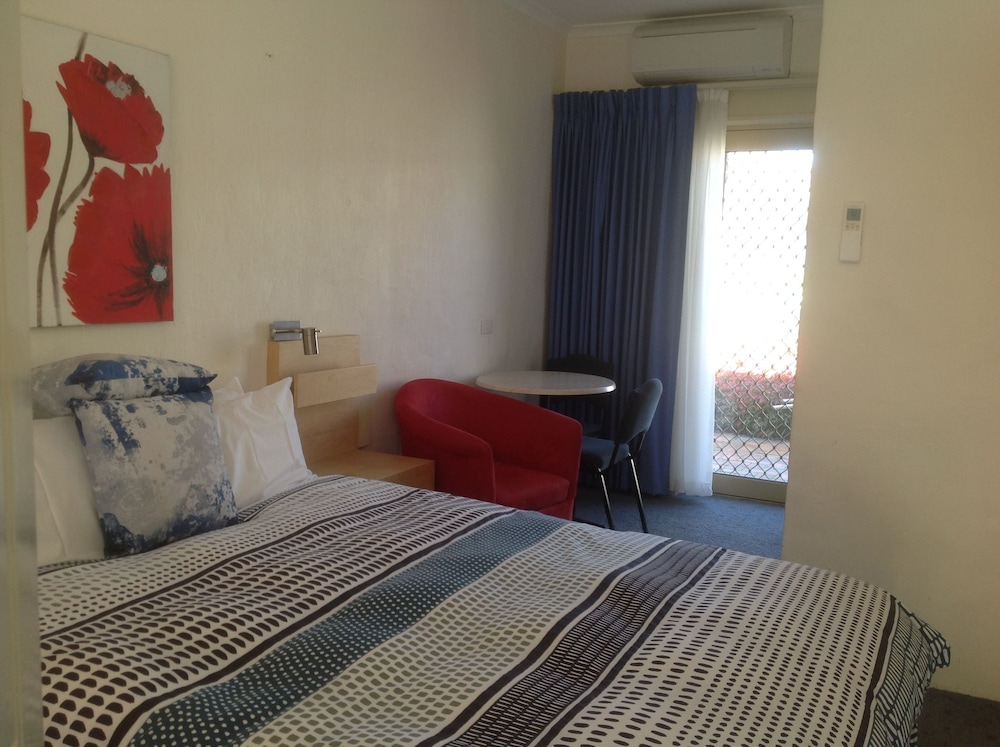 Bogong Moth Motel — Falls Creek — photo 5