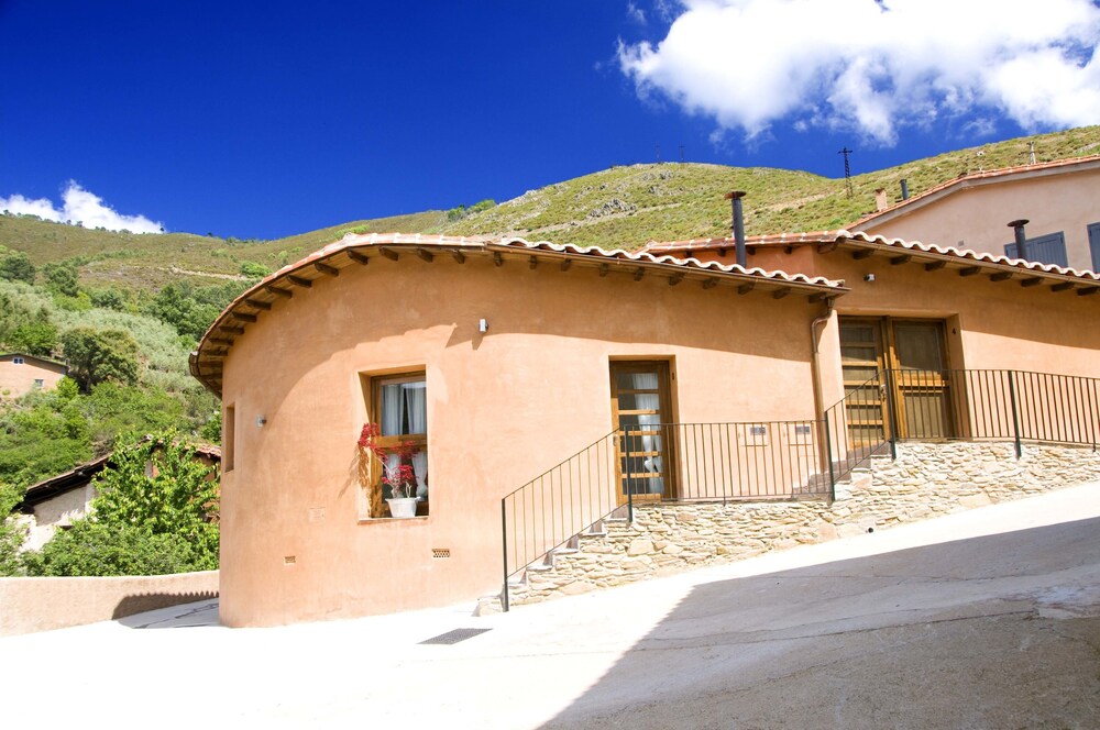 Luna Menguante 1 3 Y 4 — hotel in Robledillo De Gata