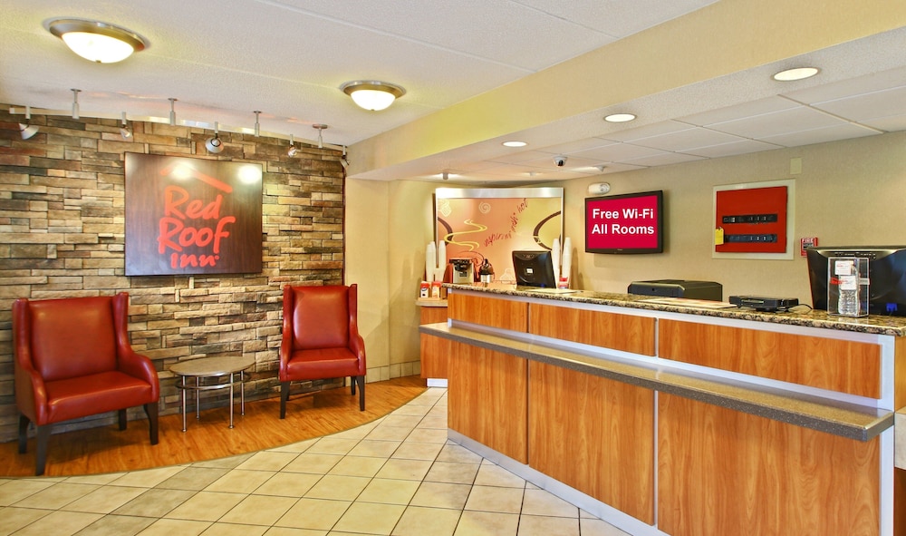 Red Roof Inn Greensboro Coliseum - photo 2