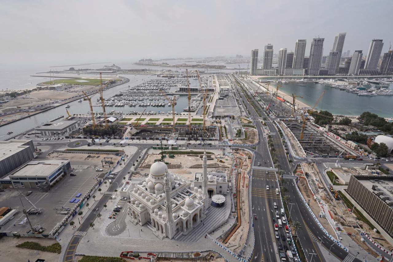 28 Luxury Princess Tower Marina Apartment with Sea View Pool & Balcony — 4-Star Luxury Hotel in Dubai, United Arab Emirates