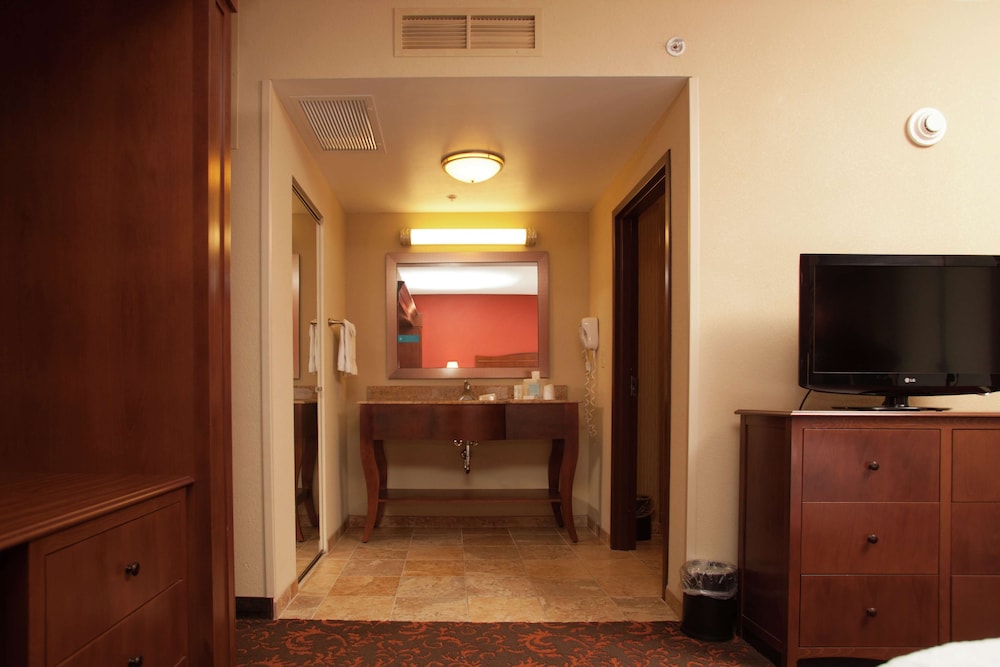 Hampton Inn Elmira Horseheads - photo 33