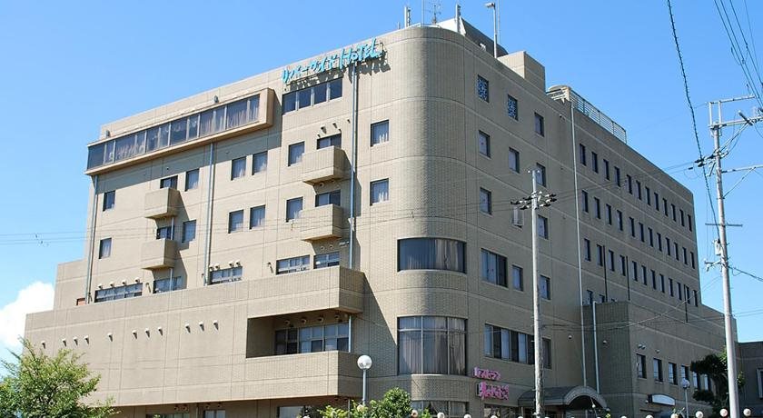 Riverside Hotel - carbon neutral hotel in Gojo