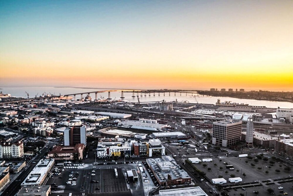Ocean View IV by AvantStay High Rise in DT w City & Ocean Views - photo 23