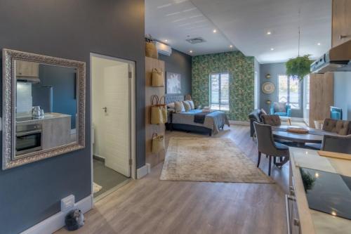 Trebuchet Studio Apartment — 4-Star Luxury Hotel in Cape Town, South Africa