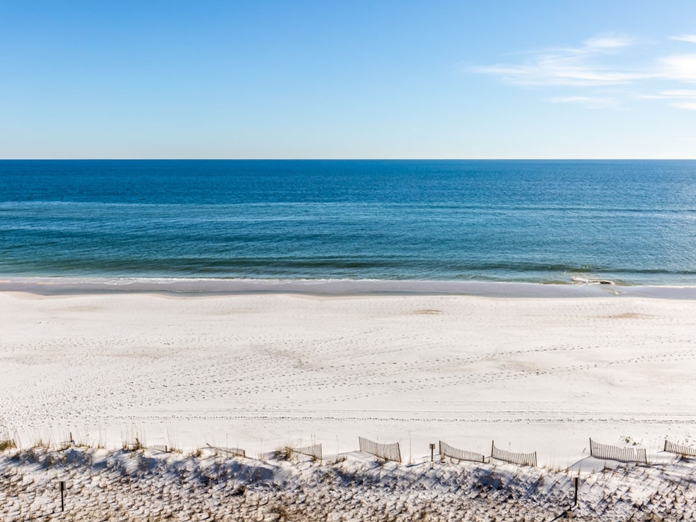 Pelican Isle 606 by RedAwning - photo 22