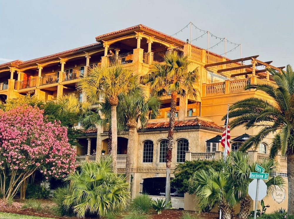 Ocean Lodge — 4-Star Luxury Hotel in Saint Simons Island, United States
