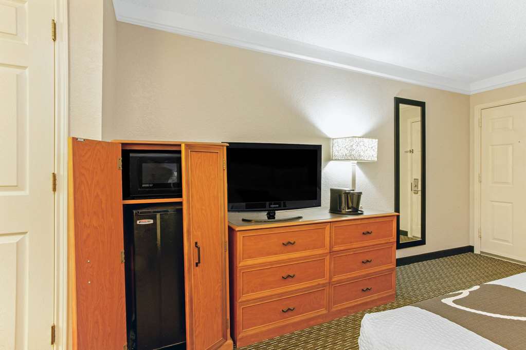 La Quinta Inn by Wyndham and Conference Center San Angelo - photo 31