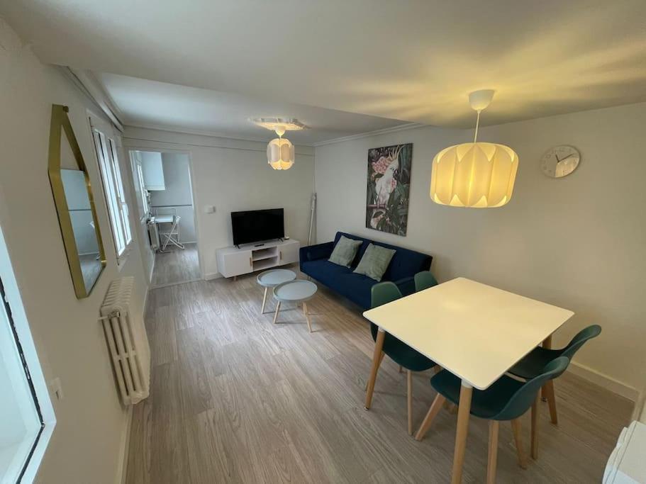 Vivienda Acogedora Y Moderna En Pleno Centro De Burgos — Burgos