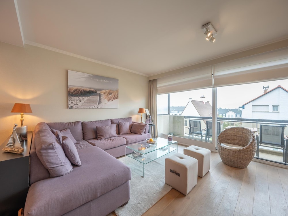 Apartment in Duinbergen near Sailing School — 4-Star Luxury Hotel in Knokke-Heist, Belgium