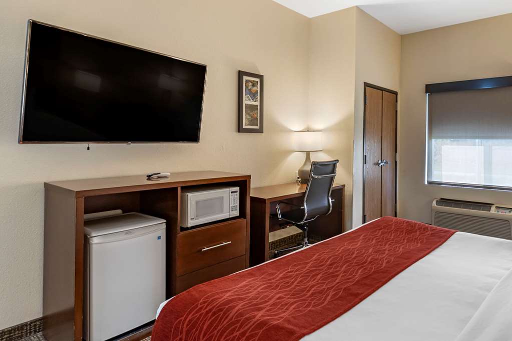 Comfort Inn & Suites Greenville I 70 - photo 13