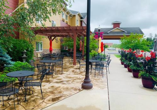 Timberlake Lodge Hotel & 17th Street Grill - photo 14