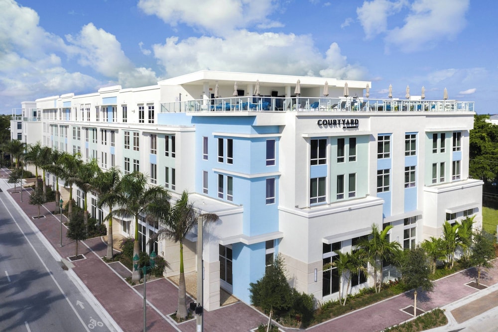Courtyard by Marriott Delray Beach - carbon neutral hotel in Delray Beach
