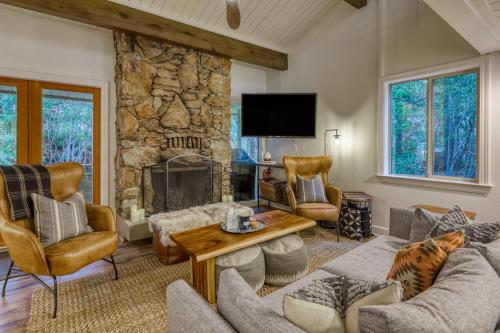 Inviting Tahoe Escape