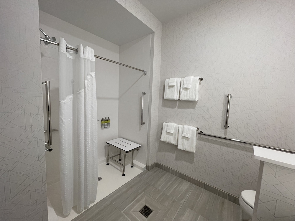 Holiday Inn Express & Suites Ft. Smith Airport by IHG - photo 26