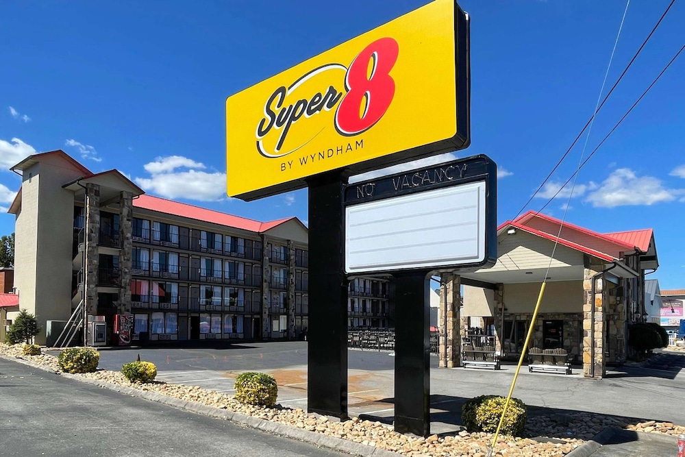 Super 8 by Wyndham Pigeon Forge Downtown - photo 14