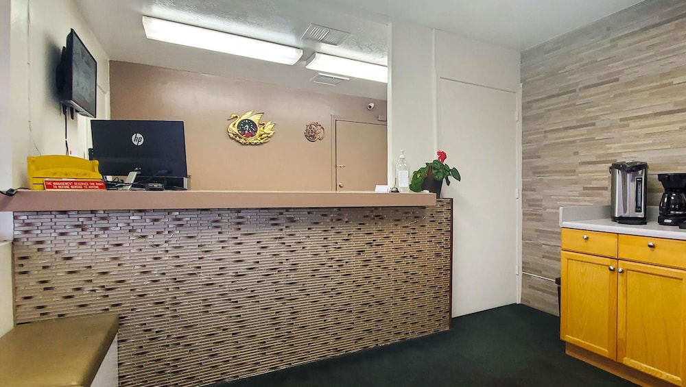 Magnuson Hotel Sierra Vista - photo 4