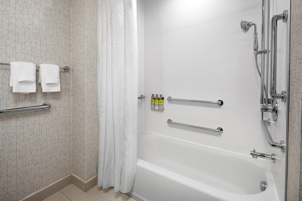 Holiday Inn Express & Suites Woodside LaGuardia Airport by IHG - photo 18