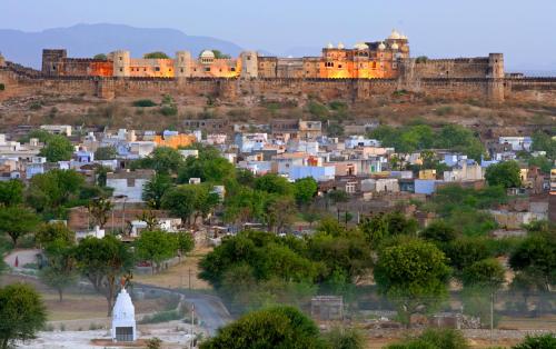 Sardargarh Heritage Fort Udaipur pet-friendly hotel Amet