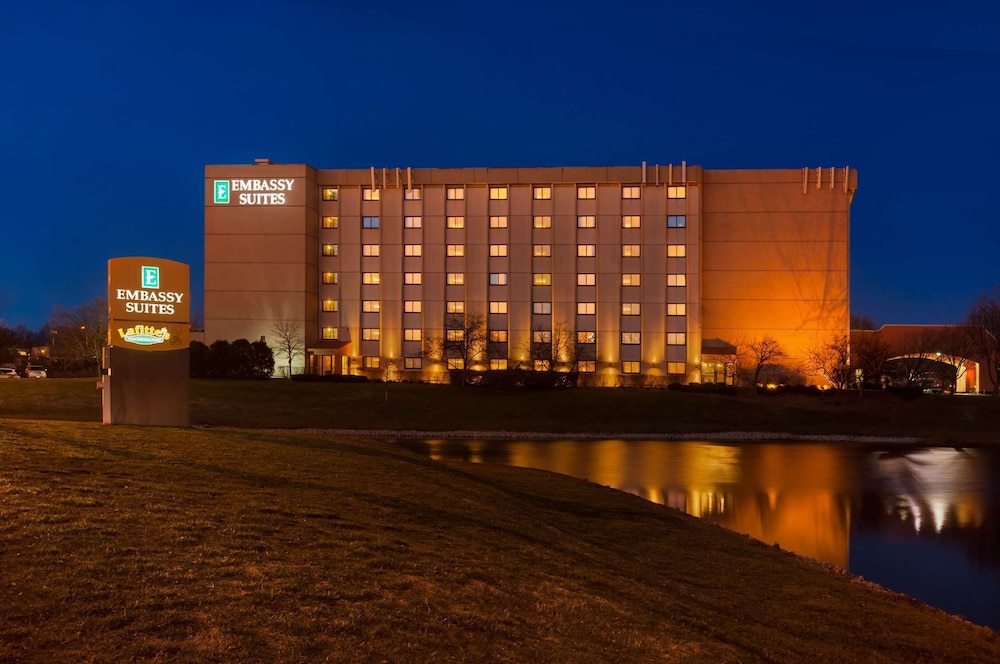 Embassy Suites by Hilton Chicago Schaumburg Woodfield - featured photo