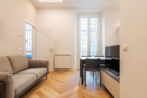 Monte Nero 2BR apt Pta Romana M3 — 4-Star Luxury Hotel in Milan, Italy