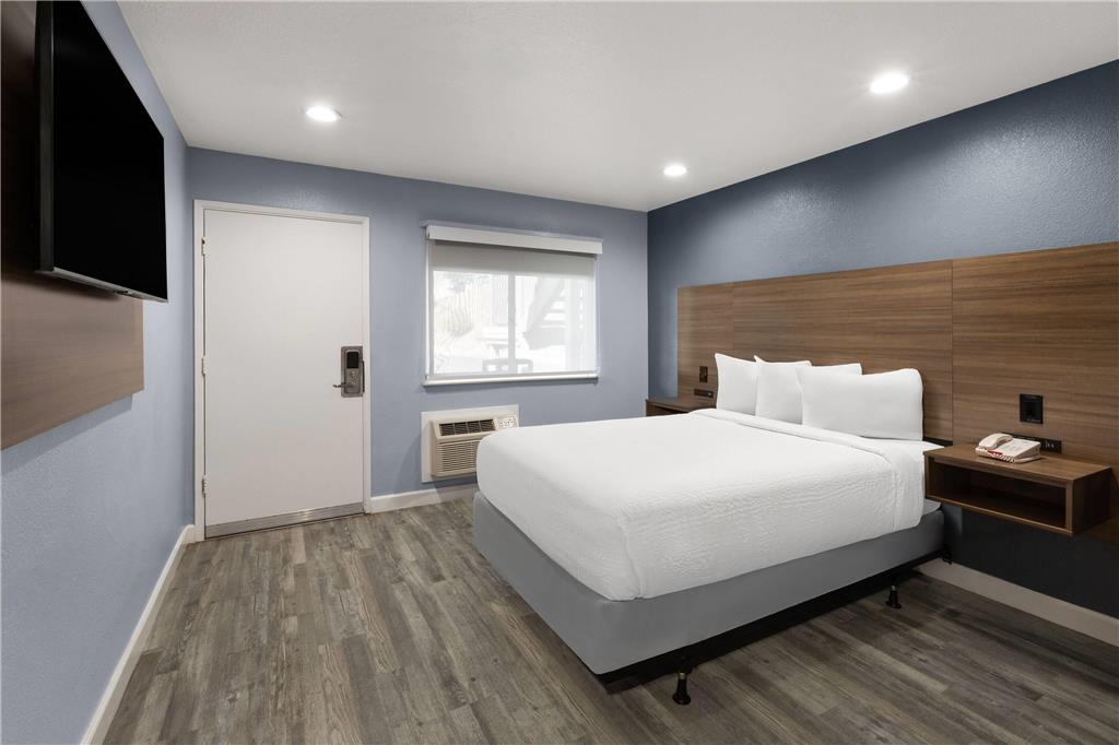 Days Inn by Wyndham Arroyo Grande Pismo Beach - photo 7