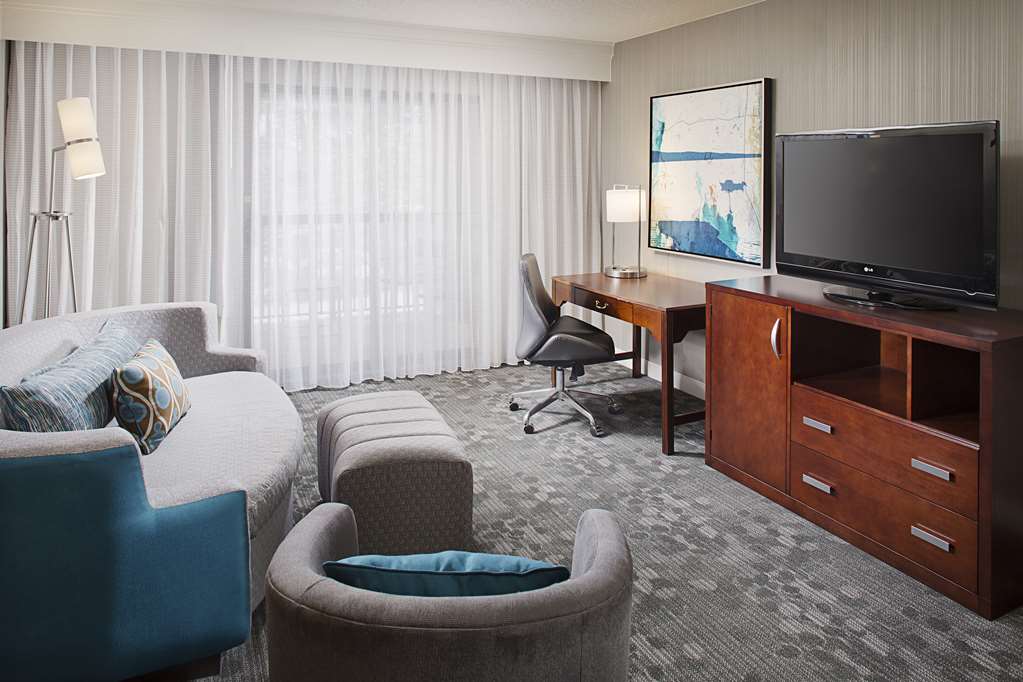 Country Inn & Suites by Radisson Columbus Edinburgh - photo 24
