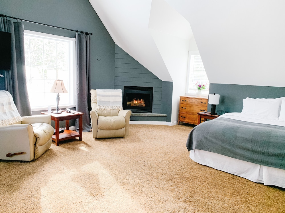 The Inn at the Ninth Hole B&B — Salmon Arm — photo 4