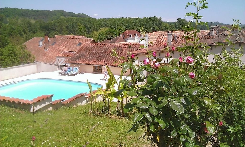 Hotel Le Relais Du Chateau — Grignols