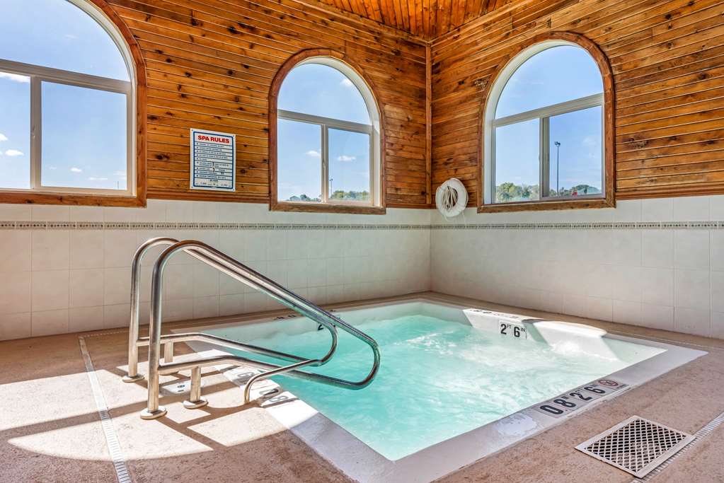 Comfort Inn & Suites Near Route 66 - photo 32