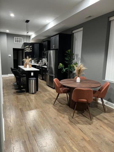 Rustic Mix - carbon neutral hotel in Chicago