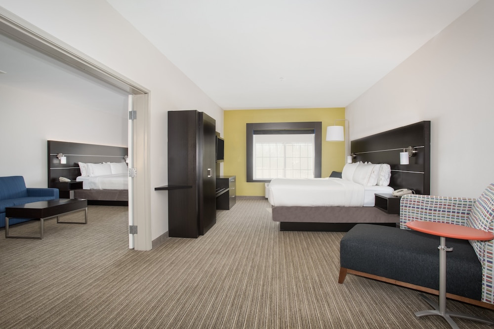 Holiday Inn Express Hotel & Suites Ft. Collins by IHG - photo 9